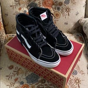 Mens high top black/white vans